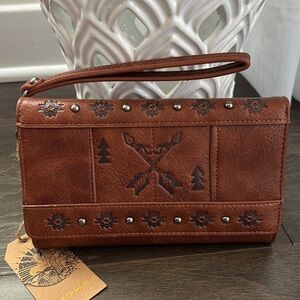 Catchfly Wristlet/wallet 6 slots,zip coin,checkbook/bill holder embossed studs